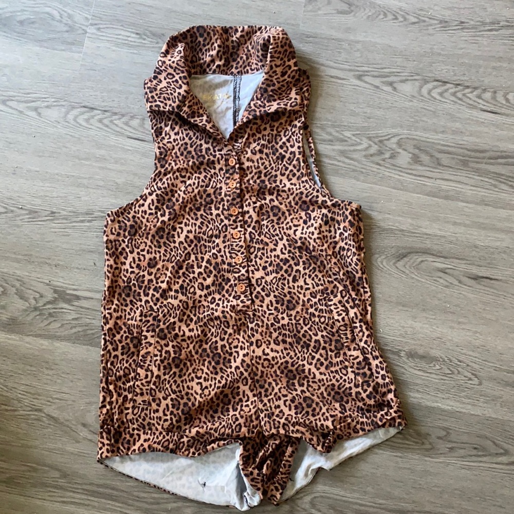 Leopard romper